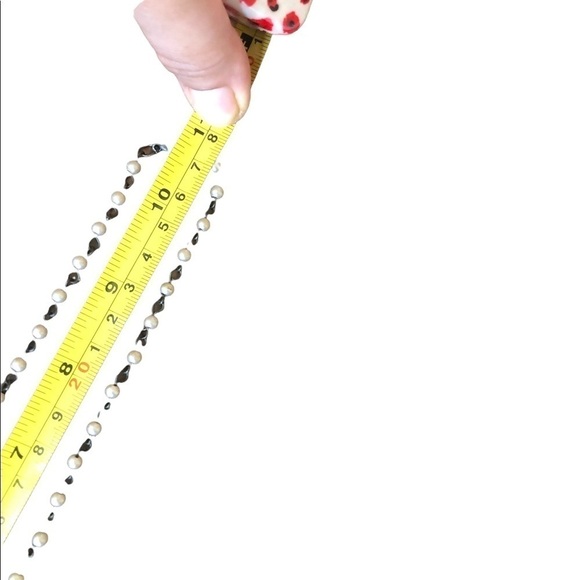 Handmade airbrushed butterfly necklace - Picture 5 of 5